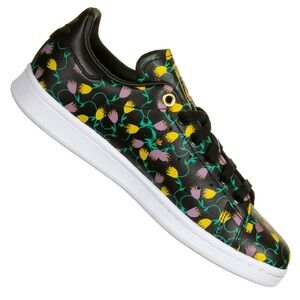 Adidas Originals Stan Smith women's sneaker in a black floral print w size 6.5